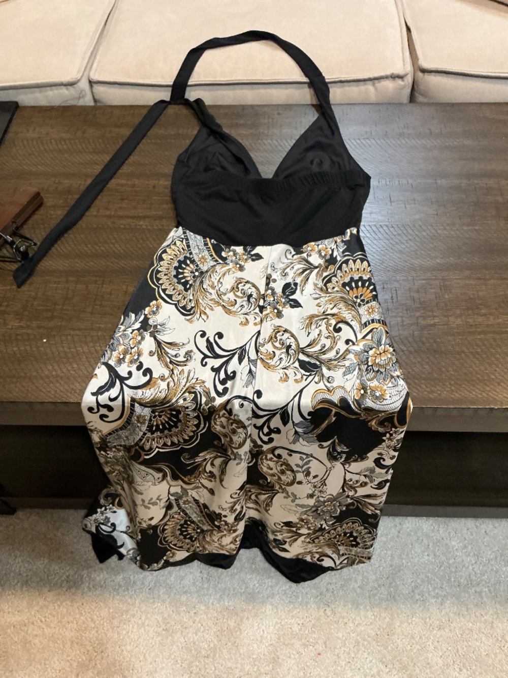 Dress - Picture 3 of 4